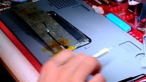 Не удается проверить подлинность дисплея Apple на этом iPhone / замена микросхемы touch EEPROM 11Pr