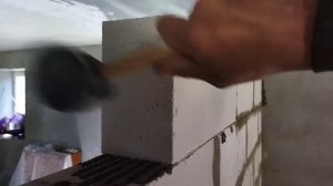Быстрый способ кладки газобетона при помощи совка (кельмы)