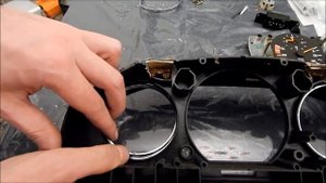 тюнинг установка хромированных колец в приборную панель мерседес 124 и схожих моделей