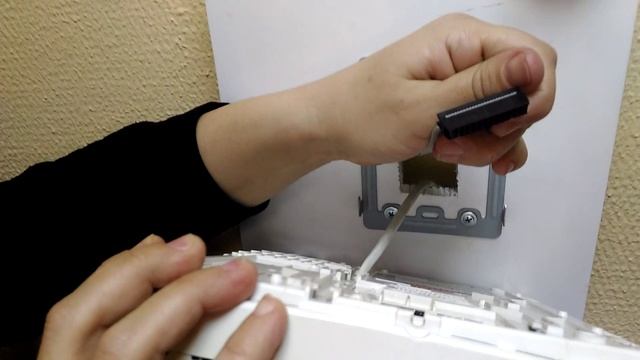 Как снять со стены домофон Commax DPV 4KE,DPV 4KEMR смотреть онлайн