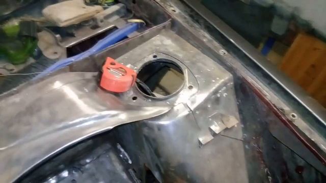 Ремонт автомобиля "Москвич-2141". 24. Продолжаю рихтовать кузов смотреть онлайн