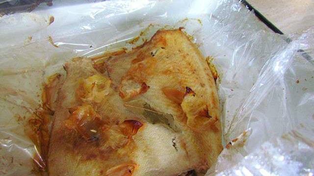 Камбала, запеченная в рукаве