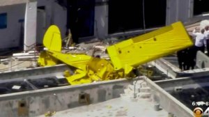 В американском штате Флорида самолет врезался в здание