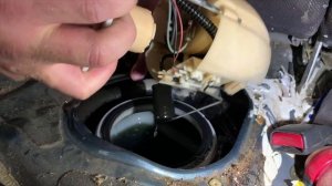 How to Change The Fuel Pump Of A Pontiac Vibe Or Toyota Matrix & Location