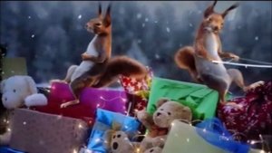 Новогодняя заставка Первого Канала (2021 жираф и белка жираф тянет подарки и белки все подарки #12)