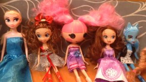 Видео для детей. Мои куклы. My dolls. Лиза показывает свои куклы.