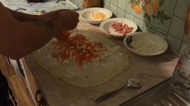 Как готовить лаваш с начинкой или закуска к пиву
