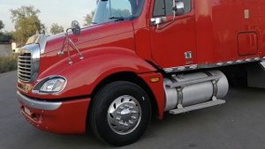 Фрейтлайнер Коламбия 2003, обзор бюджетного варианта.