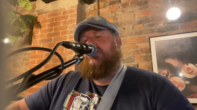 IN THE GHETTO - ELVIS PRESLEY SOLO ACOUSTIC COVER - live at The Old Bank Pemberton смотреть онлайн