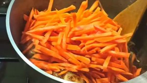 ПЛОВ на ЖАРЕНОМ рисе.Вкусно и ароматно.