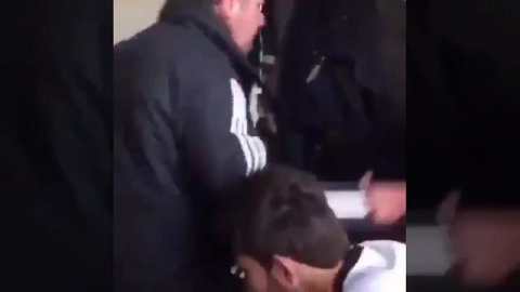 Тренер учит😂