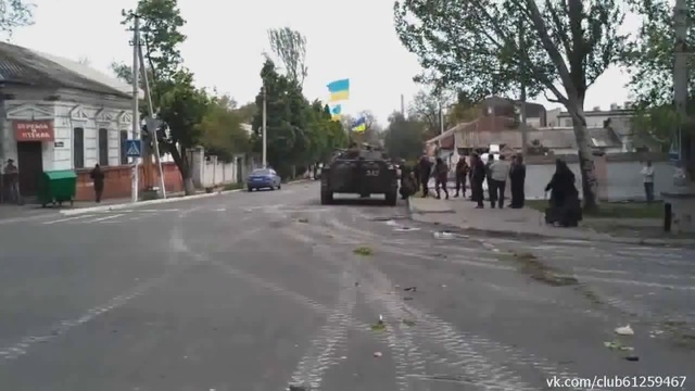 Мариуполь. Местные жители матерят украинскую нацгвардию смотреть онлайн