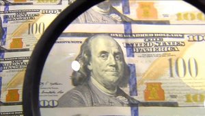 Как печатают доллары США