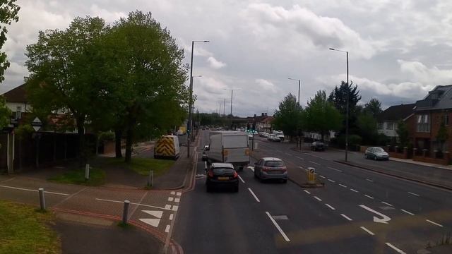 ? Exploring London Bus 285 ?. 13km? from Heathrow Airport Central Bus Station to Kingston in London