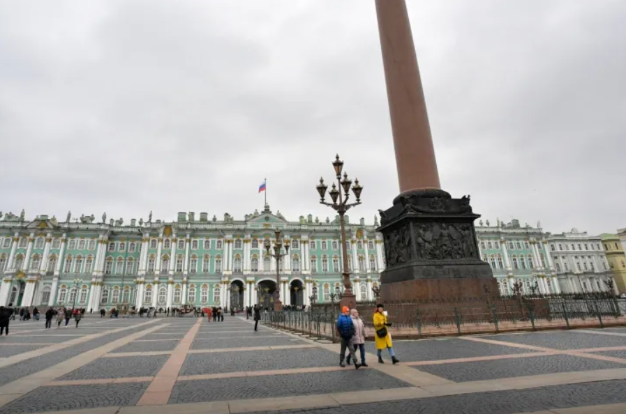 Средний чек поездки в Санкт-Петербург вырос до 44 тысяч рублей