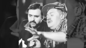 Загадка, кого давить будешь в первую очередь бабушку или красивую девушку?