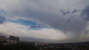 Облака разгоняли-разгоняли и они всё-таки разогнались. Да так разогнались!