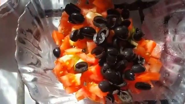 Греческий салат?. полезный и вкусный?!