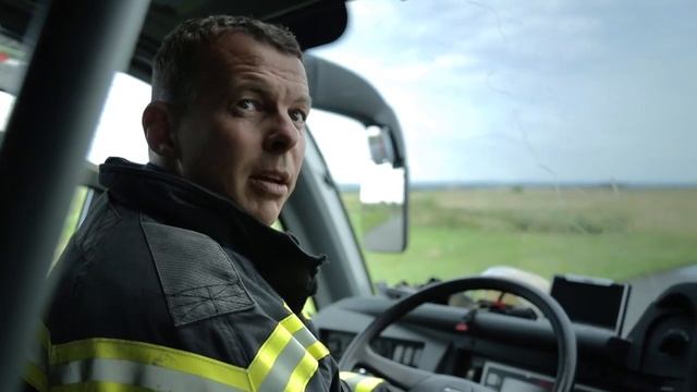 Der Panther ist los! Die Flughafen-Feuerwehr am Dortmund Airport stellt sich vor. смотреть онлайн