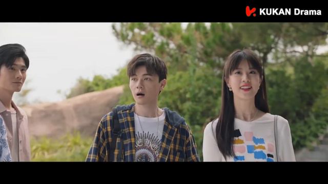 师兄和霸总都为了灰姑娘争风吃醋，三角恋的战火一触即发。🤭【他在逆光中告白 Mysterious Love】 смотреть онлайн