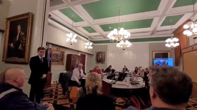 ВЕЛИКОБРИТАНИЯ. 3-Е ФЕВРАЛЯ 2023-ГО ГОДА. ЖИТЕЛИ КОЛЧЕСТЕРА ПРОТЕСТУЮТ ПРОТИВ СОЗДАНИЯ В ИХ ГОРОДЕ