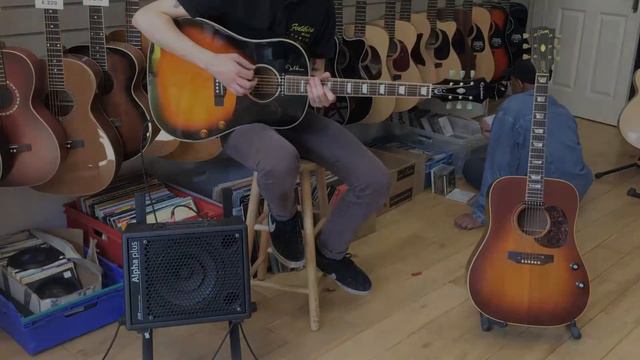 Epiphone EJ-160E Gibson J160-E Comparrison смотреть онлайн