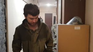 Установка двери в доме серии П 44