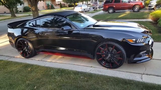 2016 Ford Mustang with 22" staggered wheels смотреть онлайн