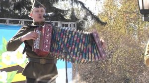 Ансамбль "ВЕСЕЛУХА" Едут по Берлину.mpg