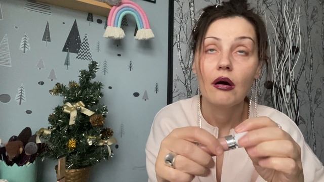 Закончилась Косметика ? много помад, лучшие тональные ?