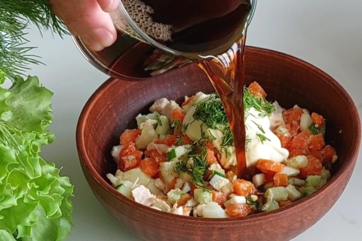 САМОЕ ВРЕМЯ ГОТОВИТЬ ОКРОШКУ. окрошка на квасе. рецепт окрошки..mp4
#окрошкарецепт #рецепты