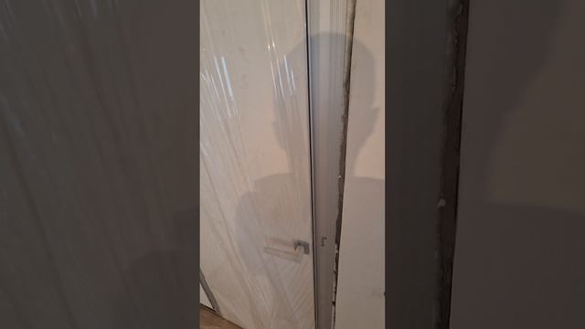 Заделка стен вокруг дверей скрытого монтажа с помощью 6 мм гипсокартона смотреть онлайн