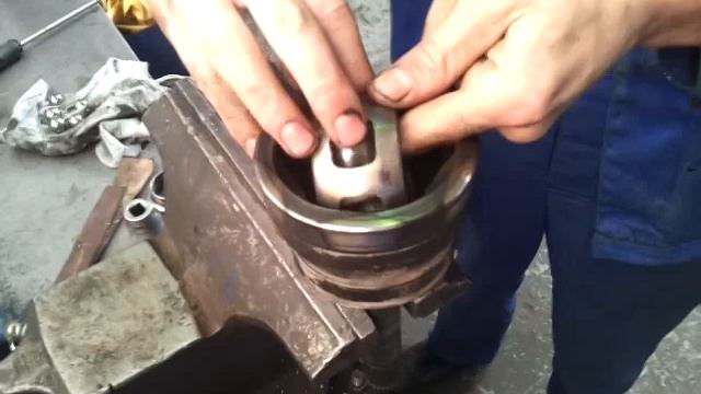 Как разобрать ШРУС NISSAN ATLAS 4WD смотреть онлайн