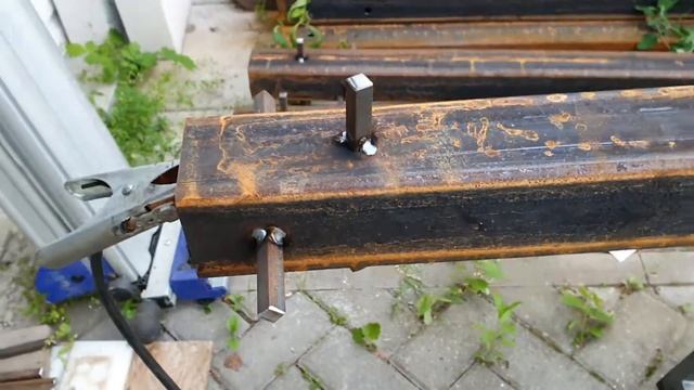 167 Делаем навес  Установка столбов в землю по новой технологии 2