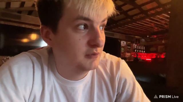 Я сам прекрасно знаю, что мне целовать))) смотреть онлайн