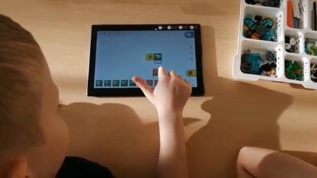 Детский сад № 41. Немного о робототехнике. смотреть онлайн