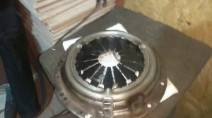 Часы из старой корзины сцепления