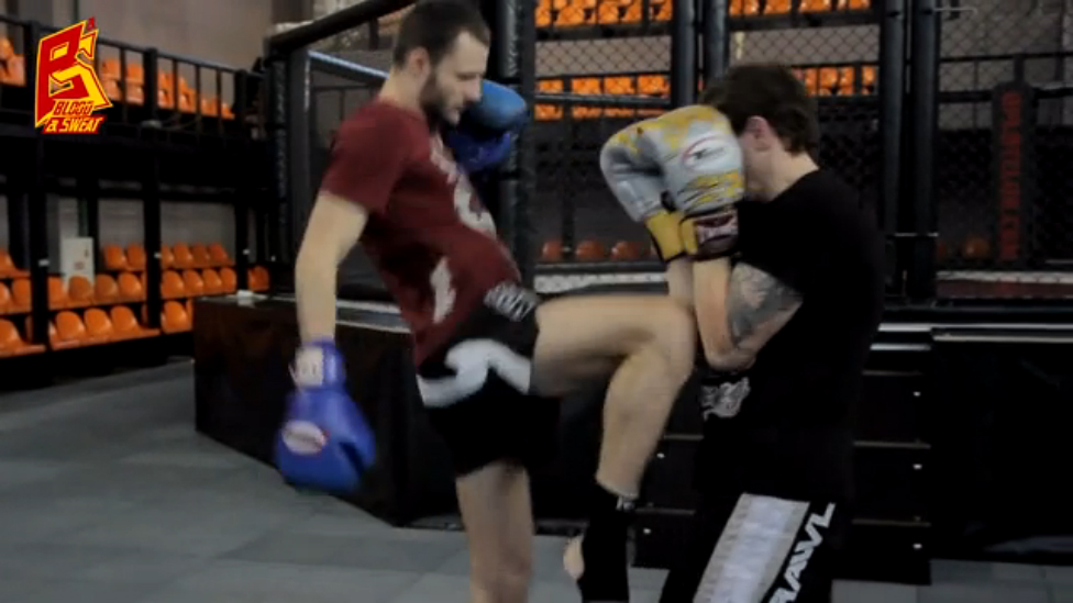 Муай Тай. Удар коленом в прыжке. Muay Thai. Flying Knee.