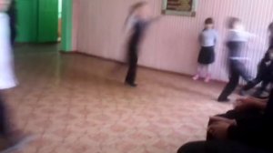 Дети в школе на перемене