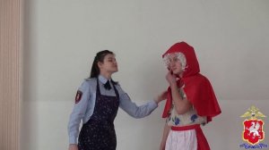 2019_03_06_В Севастополе ученики кадетского класса УМВД обучают школьников ПДД