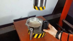 100-тонный гидравлический пресс против неньютоновской жидкости