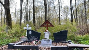 Смоленское кладбище. Петербург. Май 2024.