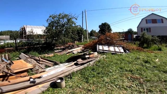 Разбор дома из газоблока, демонтаж крыши и стен.