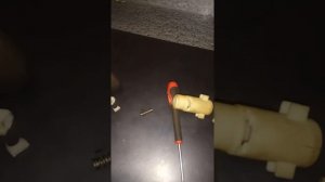 Не закрывается лючок бака Фольксваген т4