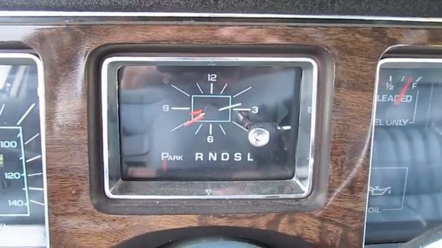 1979 Pontiac Bonneville Safari Start Up, Exhaust, and In Depth Tour смотреть онлайн