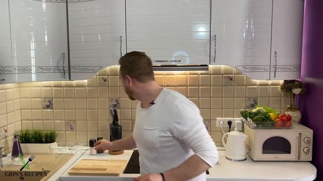 КИНОА С ЦВЕТНОЙ КАПУСТОЙ И ТОМАТНОЙ САЛЬСОЙ! ГОТОВИМ ДОМА смотреть онлайн