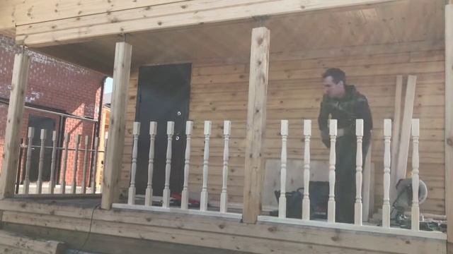 Терраса.Ограждение террасы своими руками из балясин.
