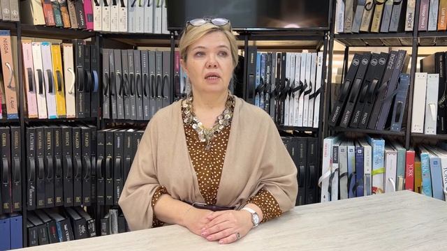 ВОПРОСЫ ДИЗАЙНЕРУ ИНТЕРЬЕРА | Брак в обоях. Поклейка новых обоев на старые. Много мебели в комнате. смотреть онлайн