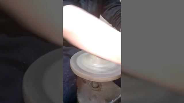 Работа за гончарным кругом. смотреть онлайн