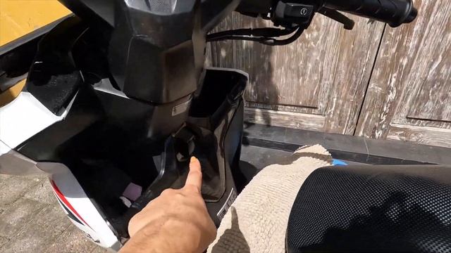 БАЛИ влог 3 | Аренда байка, пляж Меласти и рыбный рынок джимбаран смотреть онлайн